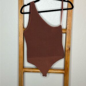 Abercrombie & Fitch Ribbed One-Shoulder Bodysuit in Brown